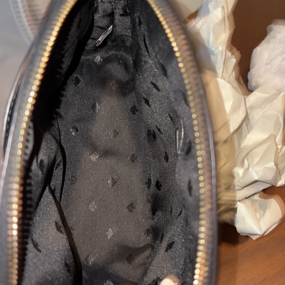 Kate Spade  Crossbody bag  Saffiano Leather  black   sweetheart cut front & back - Picture 16 of 16